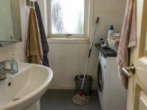 7 errores de limpieza que hacen que tu casa huela mal